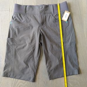 Title Nine Clamber shorts Size 4 Bermuda length. Grey. NWT